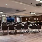 Radisson Blu Hotel, Hotel