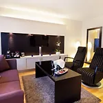 Radisson Blu Hotel, Hotel