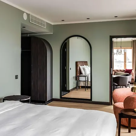 Radisson Blu Hotel, Szálloda
