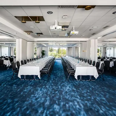Radisson Blu Hotel, Szálloda