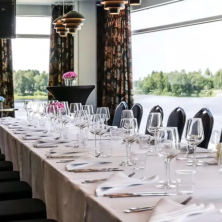 Radisson Blu Hotel, 4*
